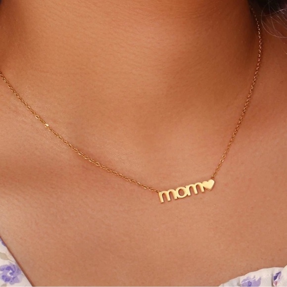 NEW MOM HEART 18K GOLD NECKLACE, NICE NECKLACE, CUTE NECKLACE - Picture 5 of 6